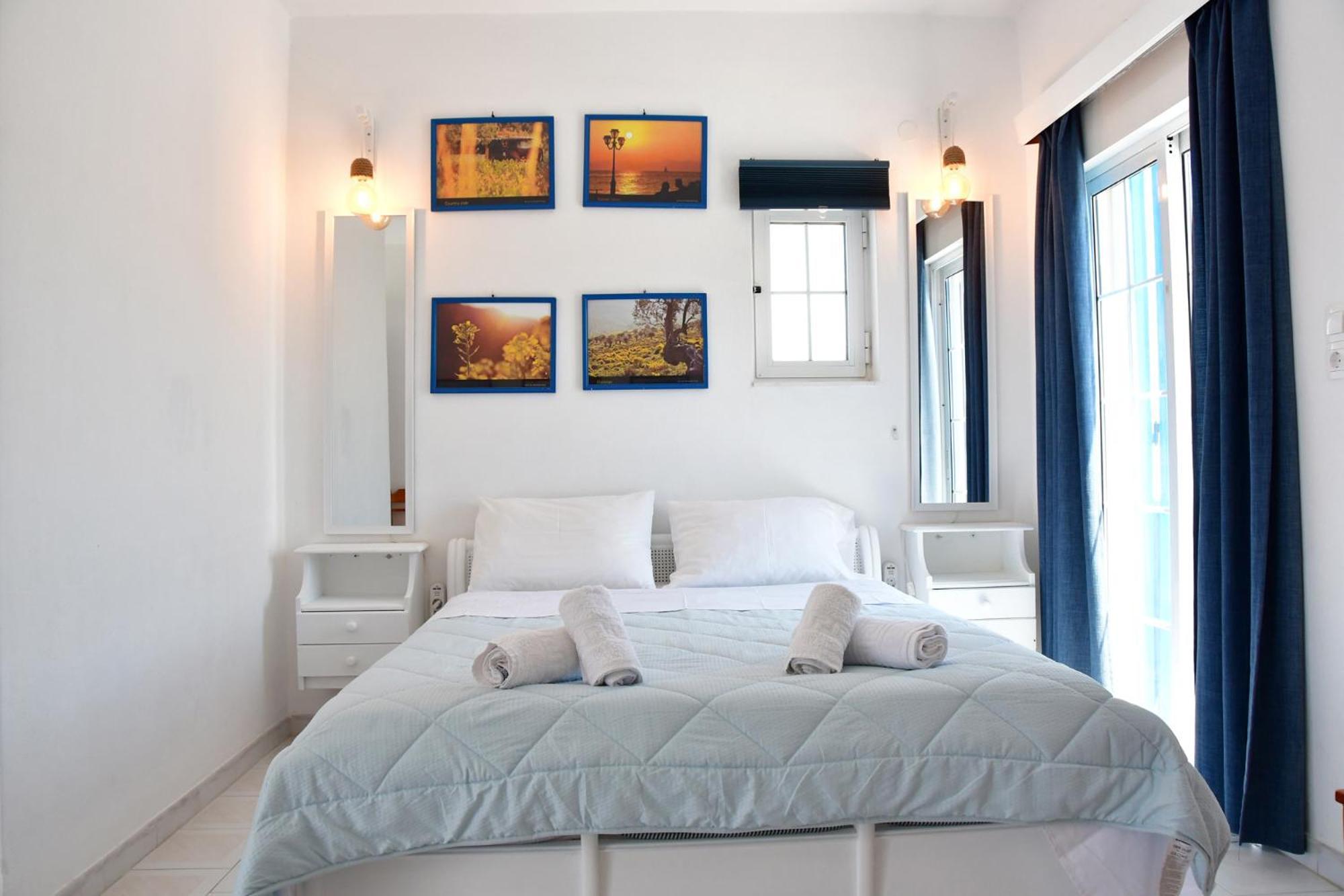 Blue Dolphin Studios And Apartment Vagia  Extérieur photo