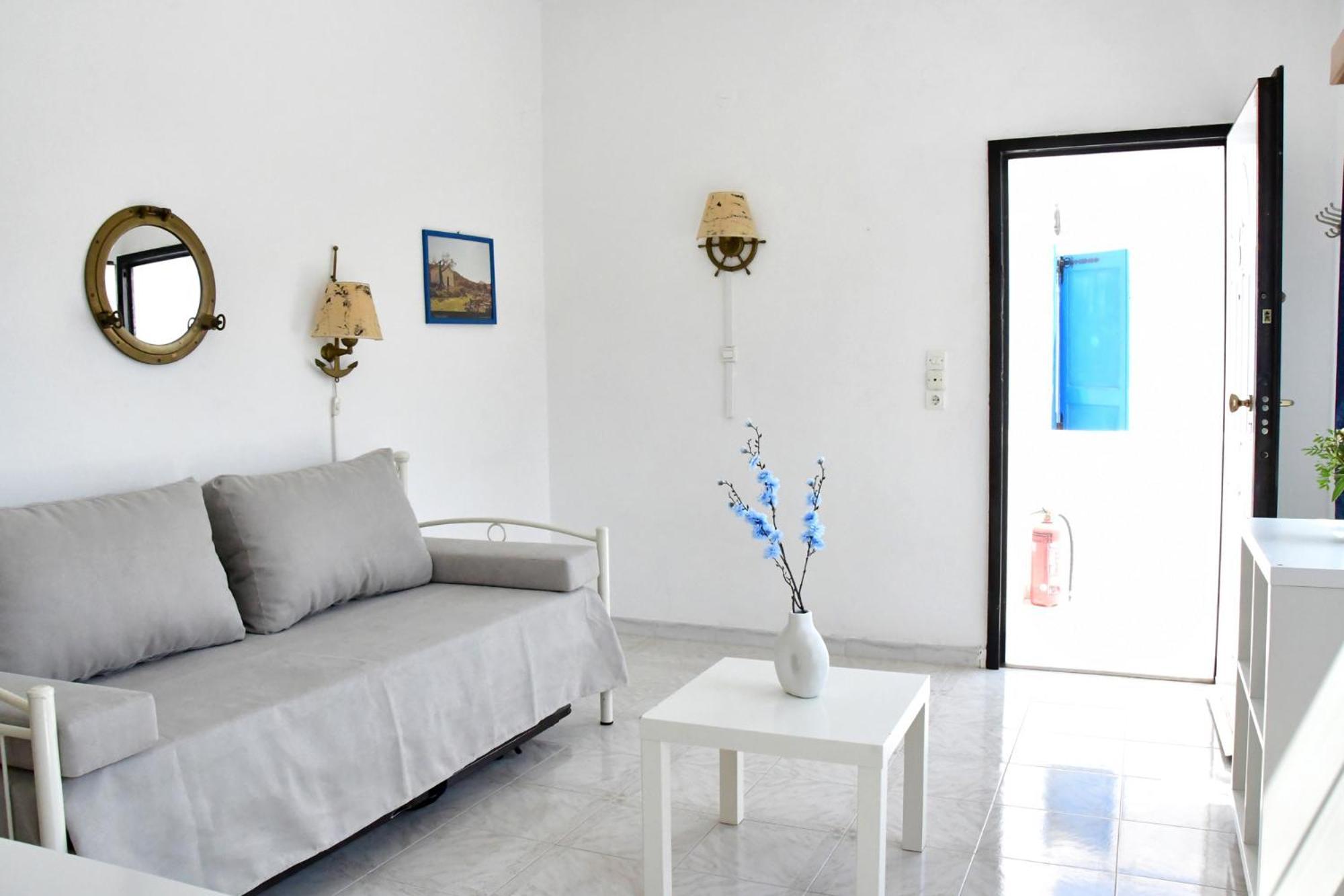 Blue Dolphin Studios And Apartment Vagia  Extérieur photo