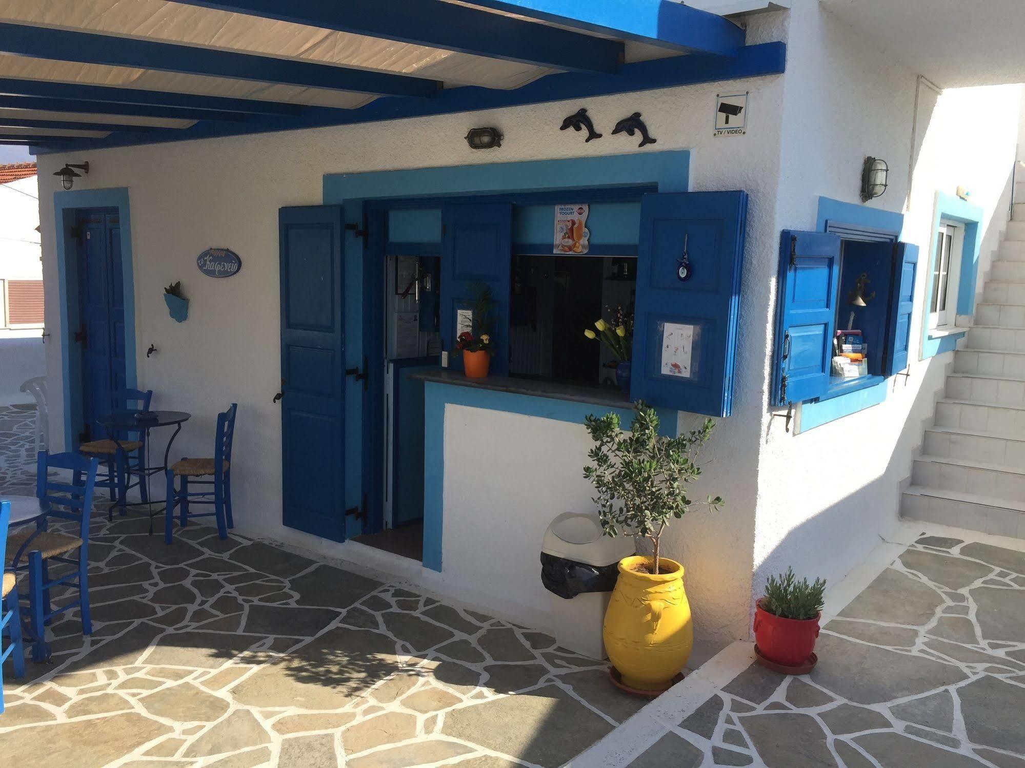 Blue Dolphin Studios And Apartment Vagia  Extérieur photo